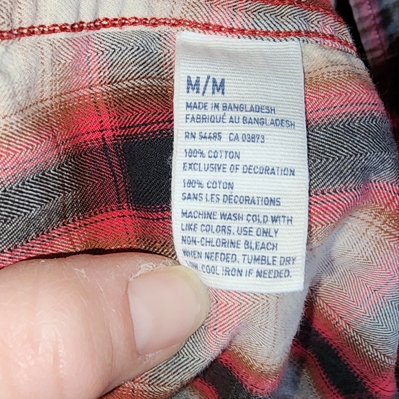 American Eagle Outfitters AE Men’s Red Vintage Fit Plaid Black Snap Button Up - Picture 3 of 9